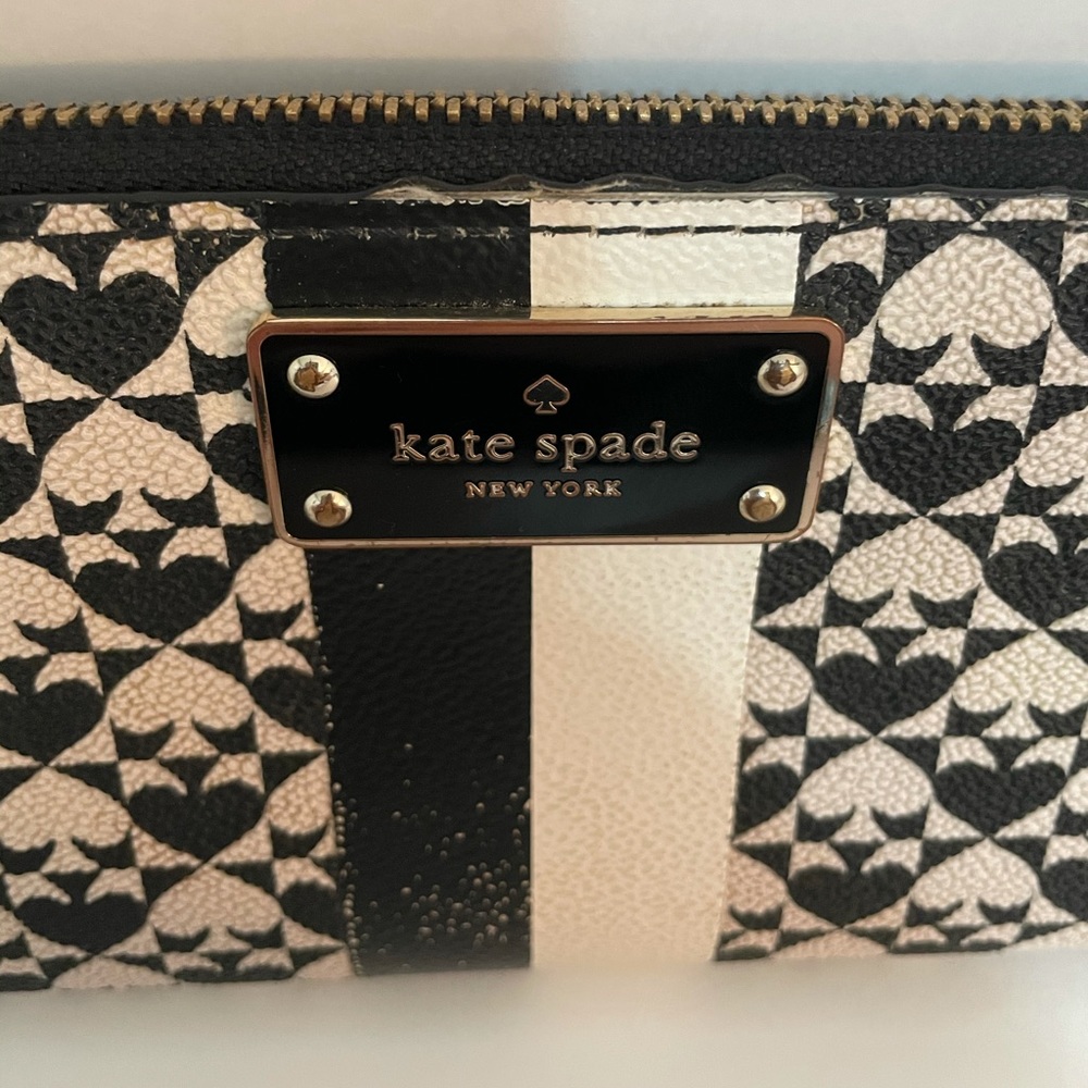 Kate Spade Wallet - Picture 3 of 9